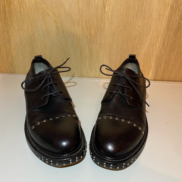 Derby’s - Picture 2 of 3